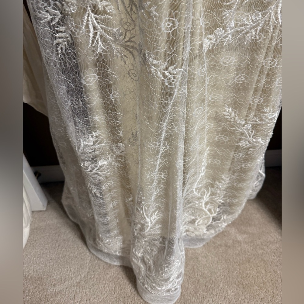 NovaLuxe White Long V Neck Sleeveless gown - Picture 8 of 12